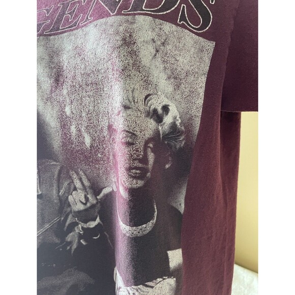 Tupac & Marilyn Monroe Tshirt. Legends Never Die. Size M. Gildan Heavy Cotton - Picture 6 of 10
